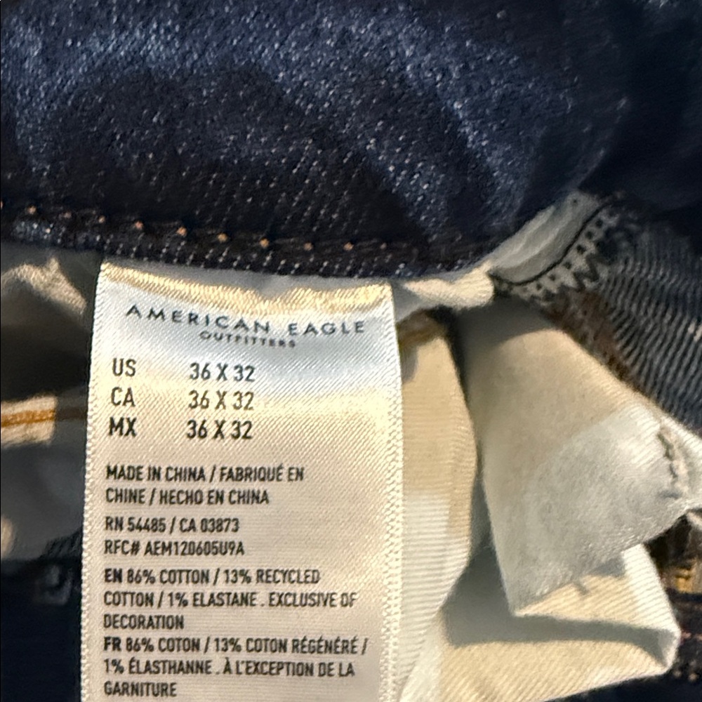 American Eagle Outfitters Men's Dark Blue Relaxed Jeans - Picture 6 of 6